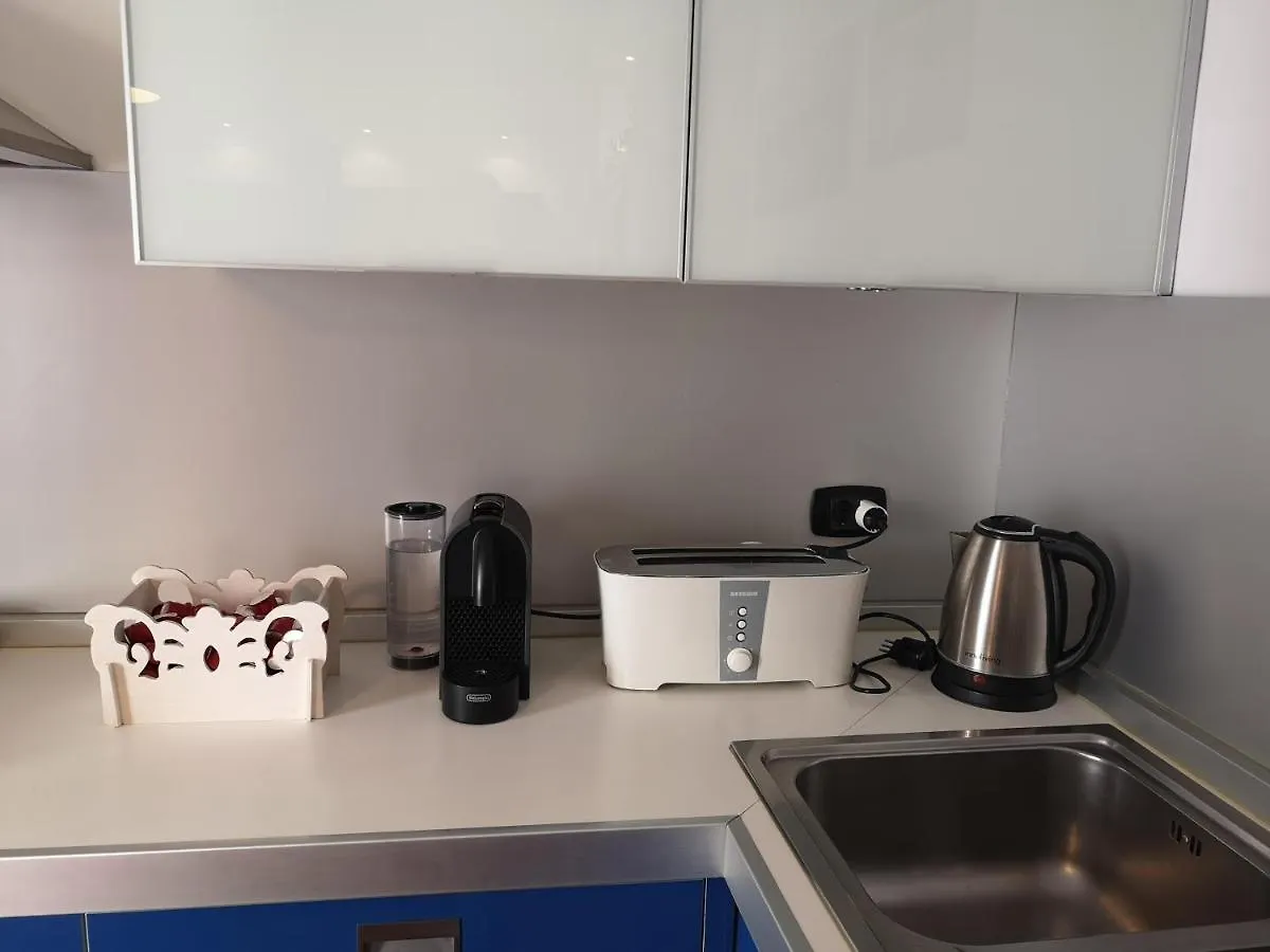 Berga'S House Apartment Bari 0*,  Italy